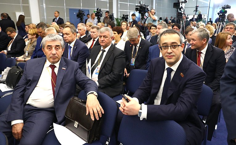 Пленарное заседание Четвертого форума регионов России и Беларуси