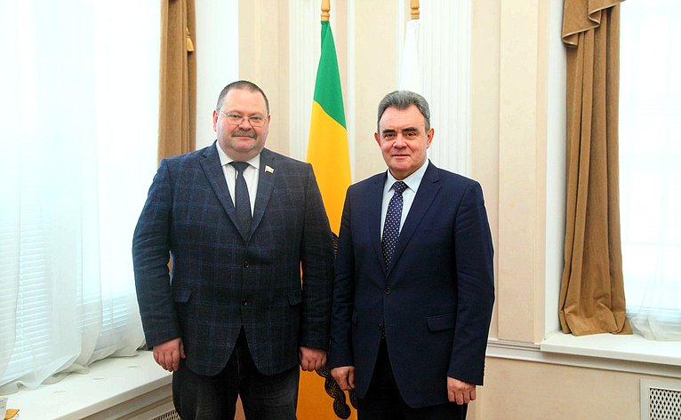Олег Мельниченко провел рабочую встречу с руководством Законодательного Собрания области