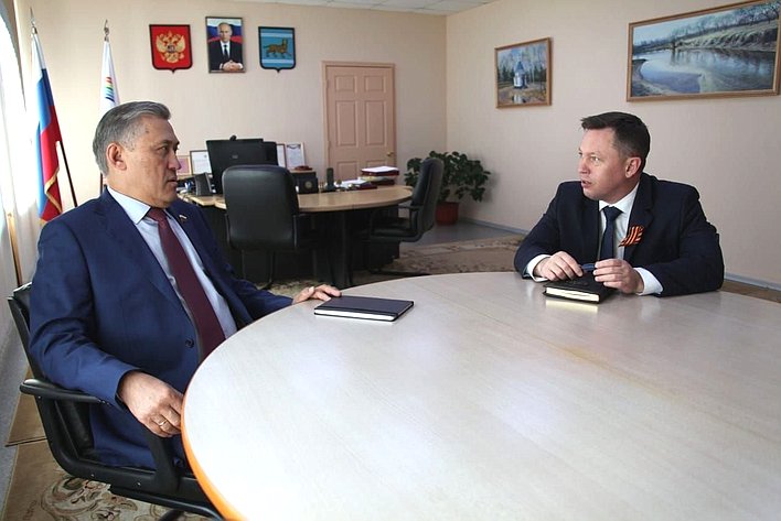 Юрий Валяев в рамках региональной недели провел ряд встреч