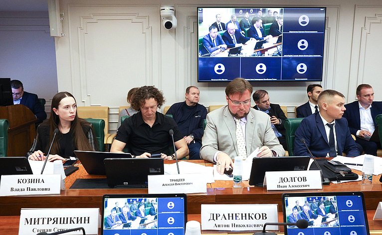 Круглый стол «Первоочередные меры в области развития программ экспериментальных правовых режимов в сфере цифровых инноваций по эксплуатации беспилотных авиационных систем»