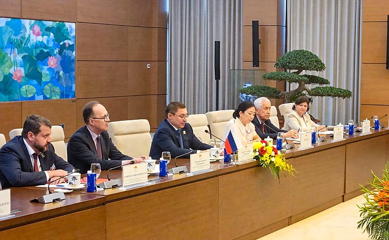 Первый заместитель Председателя Совета Федерации Владимир Якушев встретился с Председателем Национального Собрания Вьетнама Чан Тхань Маном