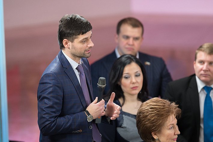 Члены палаты молодых законодателей на встрече с Председателем СФ В. Матвиенко