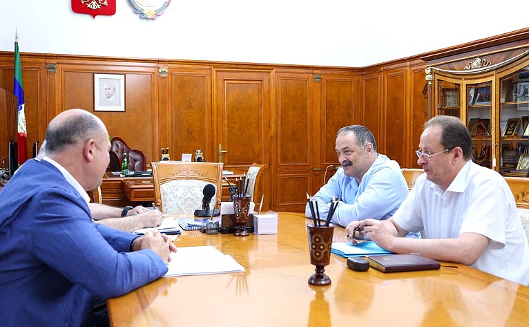 Встреча Ильяса Умаханова с главой Республики Дагестан Сергеем Меликовым