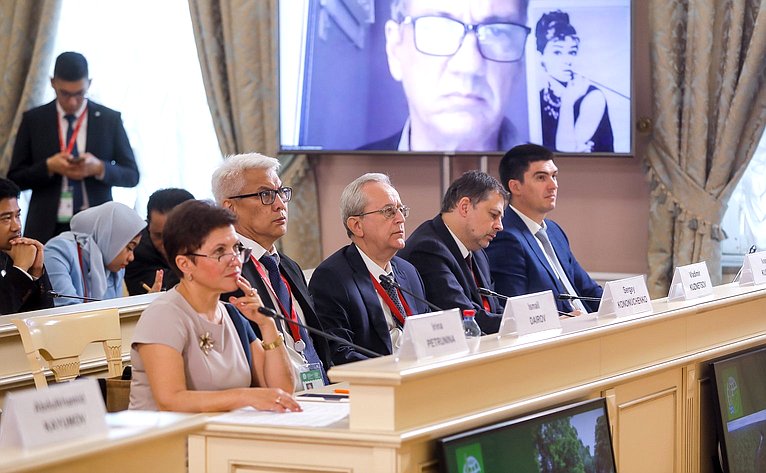 Круглый стол «Климат: новые вызовы столетия» в рамках X Невского международного экологического конгресса