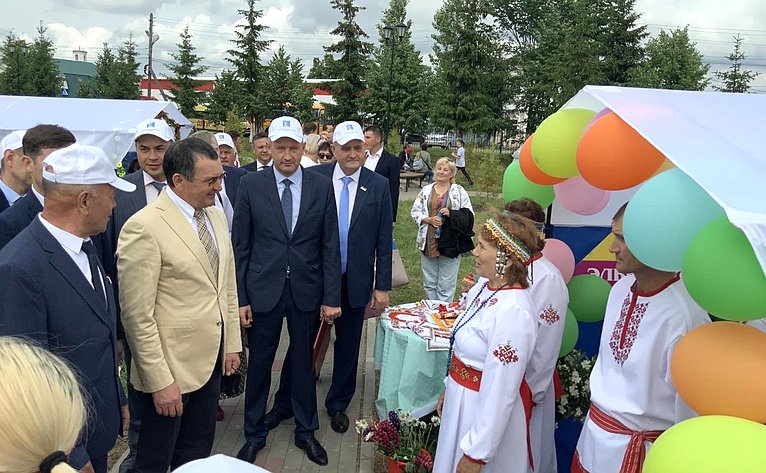 Николай Федоров принял участие в торжественном открытии районного праздника песни, труда и спорта «Акатуй»