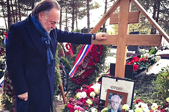 Александр Тотоонов почтил память постоянного представителя России при ООН Виталия Чуркина