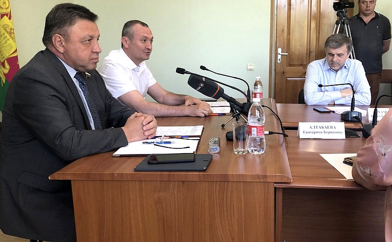 Выездное заседание Комитета СФ по Регламенту и организации парламентской деятельности в г. Славянске-на-Кубани