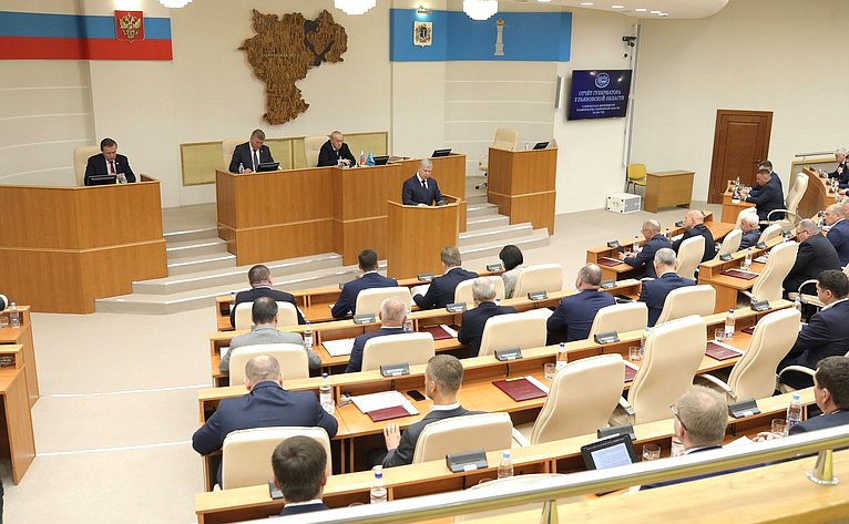 Сергей Рябухин в ходе рабочей поездки в регион принял участие в заслушивании отчета губернатора Алексея Русских в Законодательном Собрании о результатах деятельности правительства области за 2024 год