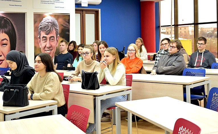 Дмитрий Горицкий в рамках работы в регионе встретился со студентами Тюменского государственного университета