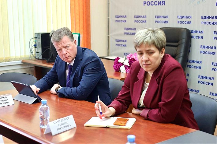 Александр Савин провел прием граждан в канун Дня России