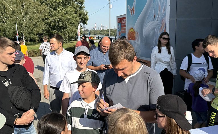 Инна Святенко и Сергей Карякин стали инициаторами проведения в столичном районе Марьино шахматного турнира «Кубок Сергея Карякина»