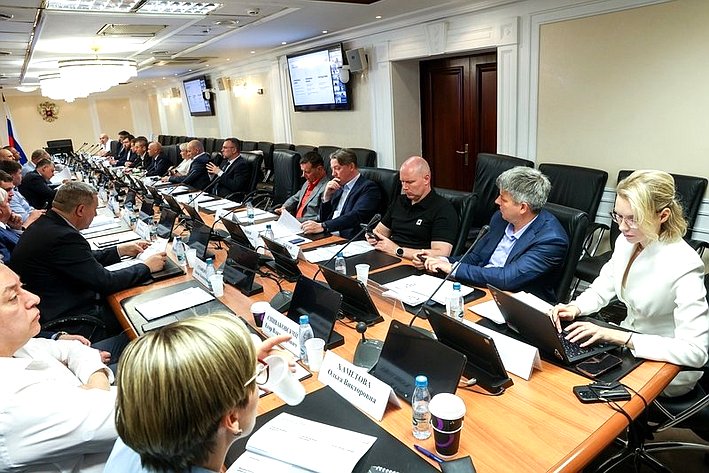 Сергей Митин провел совместное совещание Комитета СФ по аграрно-продовольственной политике и природопользованию и Союза операторов торговых автоматов на тему «Проблемы и перспективы развития автоматизированной торговли в РФ»