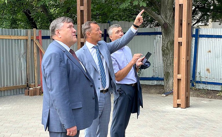 Первый заместитель Председателя Совета Федерации Андрей Яцкин в ходе рабочей поездки в регион посетил Таганрог