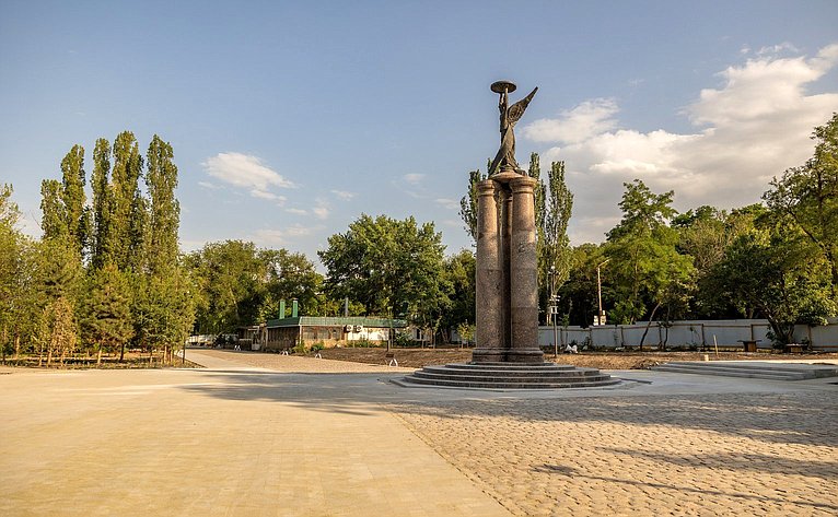Андрей Яцкин в рамках поездки в Ростовскую область осмотрел социально значимые объекты в Таганроге и провел прием граждан