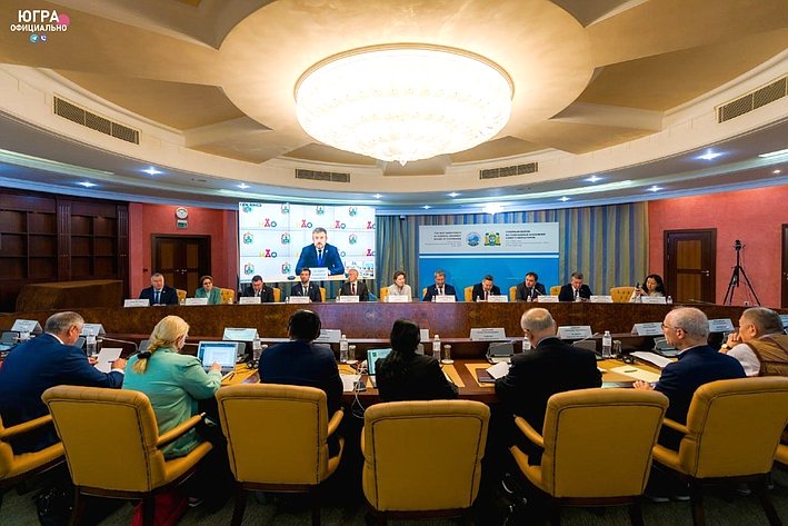 Эдуард Исаков в рамках поездки в регион принял участие в XV Генеральной ассамблее Северного форума, прошедшей в г. Ханты-Мансийске
