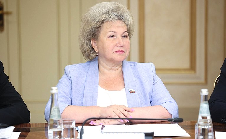 Елена Писарева