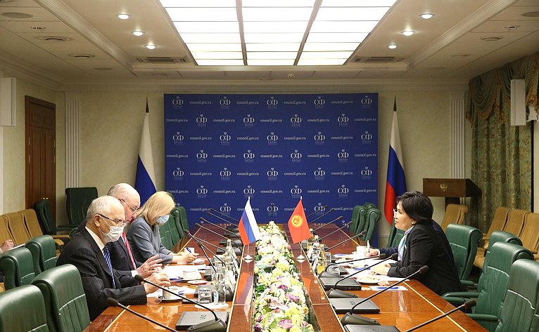 Григорий Карасин провел встречу с Чрезвычайным и Полномочным Послом Киргизской Республики в РФ Гульнарой-Кларой Самат