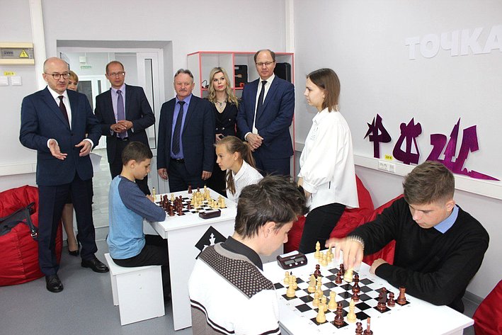 Олег Цепкин побывал в школах Челябинской области и оценил готовность к обучению шахматам