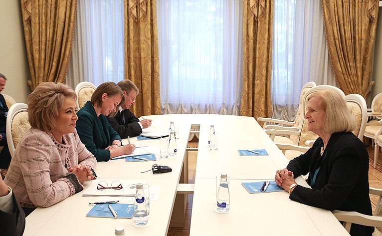 Валентина Матвиенко встретилась с президентом Национального Фонда мира (США) Сарой Хардер