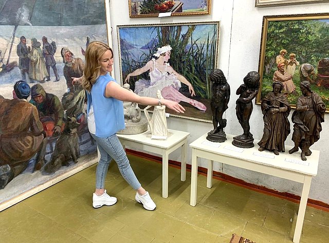Ирина Кожанова с рабочим визитом посетила Духовщинский район Смоленской области