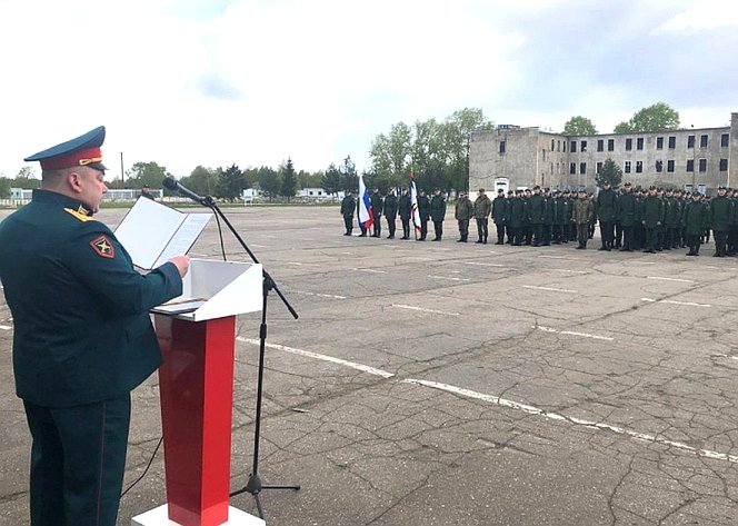 Благодарственное письмо от сенатора Сергея Цекова было зачитано на торжественном построении полка в честь Дня Победы