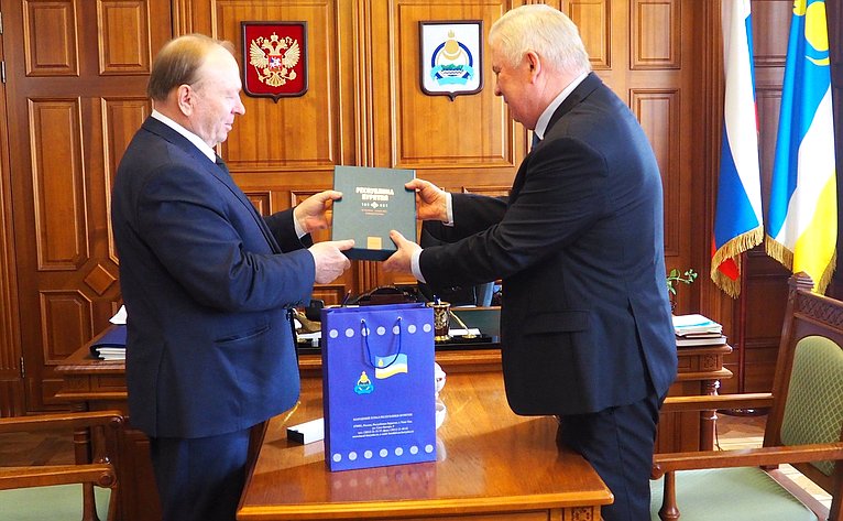 Вячеслав Наговицын провел встречу с председателем регионального парламента Владимиром Павловым
