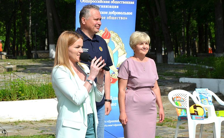 Ирина Кожанова приняла участие в празднике для детей в г. Ярцево Смоленской области