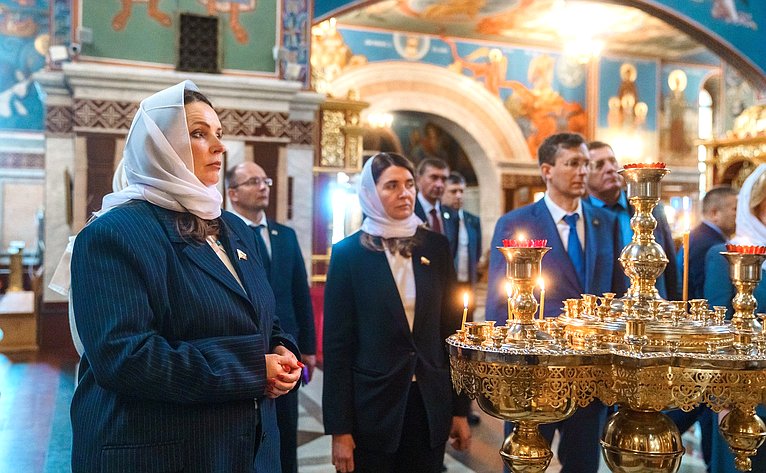В рамках выездного заседания Комиссии СФ по развитию креативных (творческих) индустрий и народных художественных промыслов в России сенаторы посетили культурно-просветительные и социальные объекты
