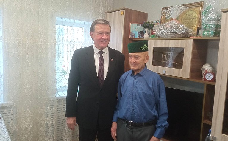 Сергей Рябухин посетил ветеранов в Мелекесском районе Ульяновской области