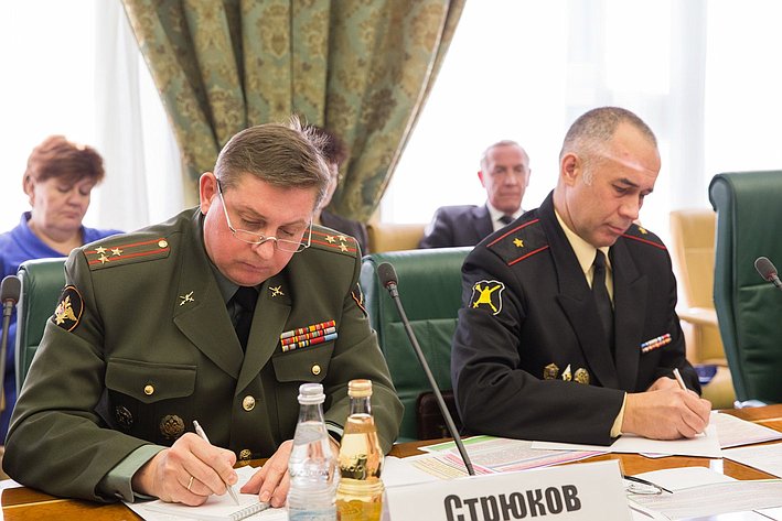 Стрюков принял участие в заседании подкомитета по финансовому контролю