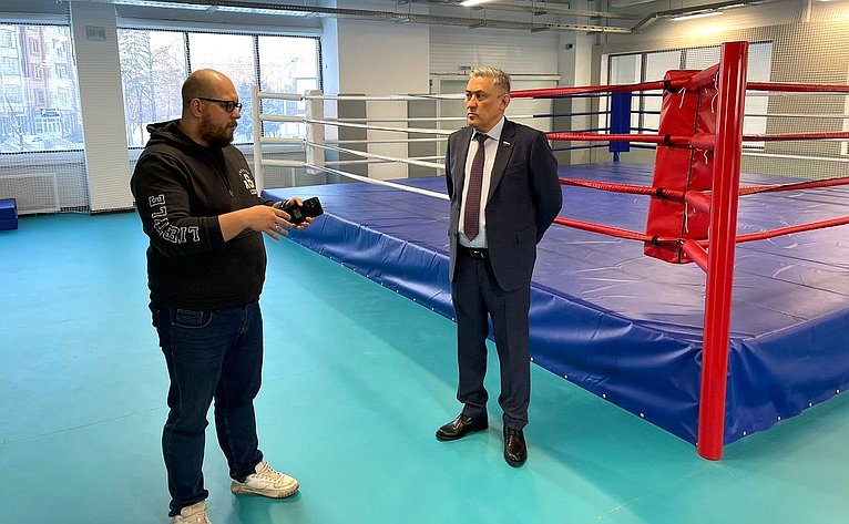 Юрий Валяев посетил новый физкультурно-оздоровительный комплекс «Воин» в г. Биробиджане