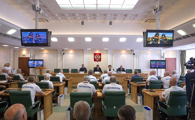 Делегация Россоюзспаса в Совете Федерации