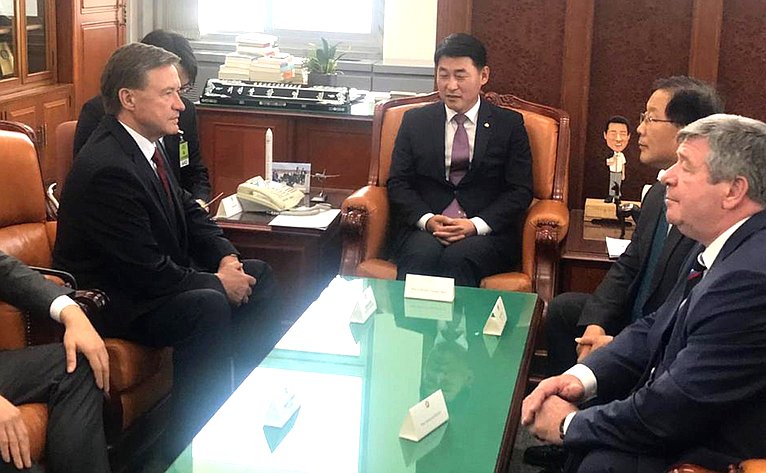 Встреча российских сенаторов с Председателем специального комитета по бюджету Национального собрания Республики Корея Хван Ён Чхолем