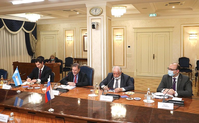 Встреча председателя Комитета СФ по международным делам Григория Карасина с Чрезвычайным и Полномочным Послом Аргентинской Республики в РФ Э. Зуайном