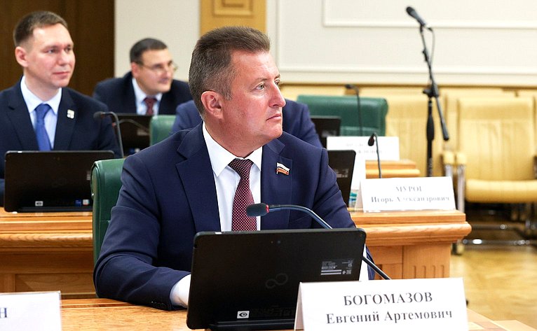 Евгений Богомазов