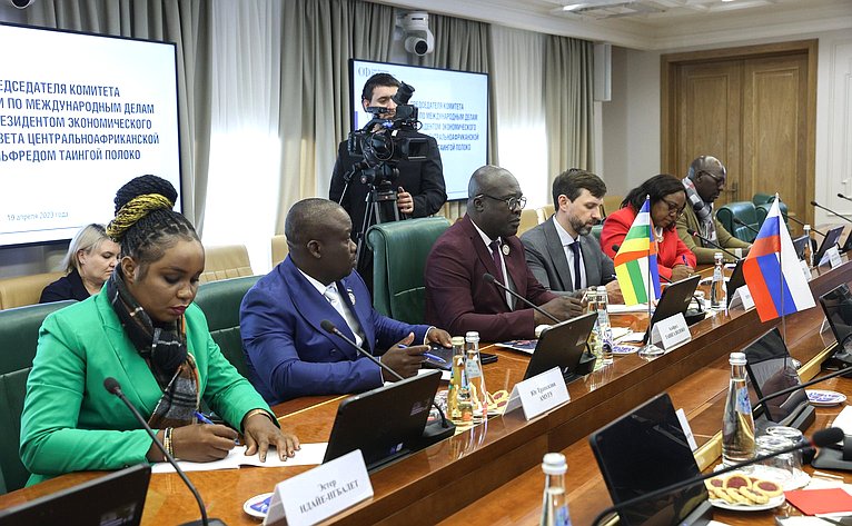 Встреча председателя Комитета СФ по международным делам Григория Карасина с Президентом Экономического и социального совета Центральноафриканской Республики