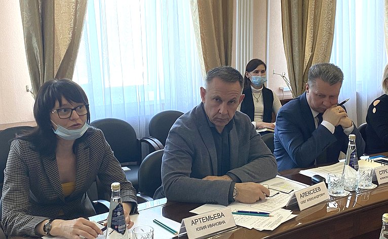 Олег Алексеев во время рабочей поездки в регион провел рабочее совещание по вопросу кадастровой оценки муниципального имущества