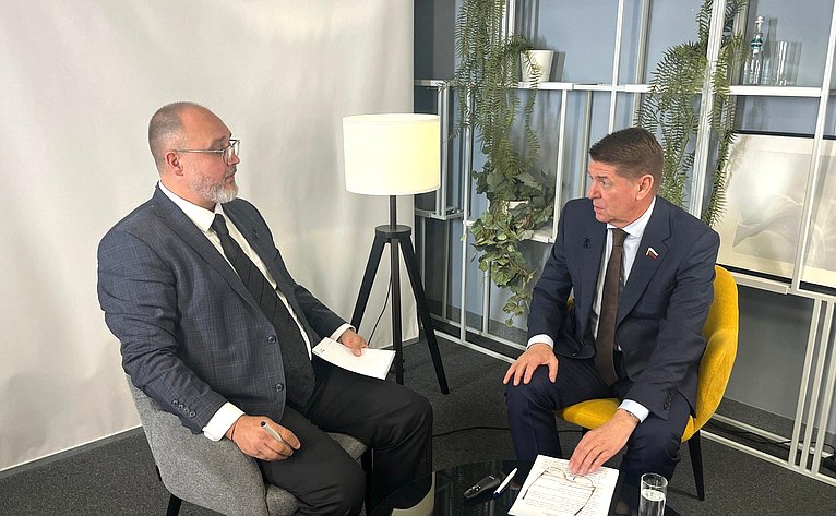 Андрей Шевченко провел на базе Президентской академии (РАНХиГС) лекцию в формате вебинара для слушателей программы «Время героев»