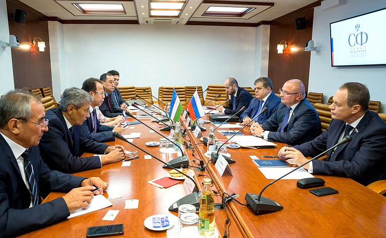Встреча с заместителем Председателя Конституционного суда Узбекистана А. Гафуровым
