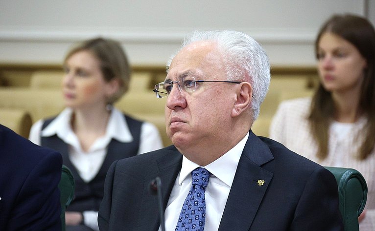 Заседание Совета по вопросам агропромышленного комплекса и природопользования при Совете Федерации на тему «Проблемы реализации новых механизмов использования и охраны земель сельскохозяйственного назначения»