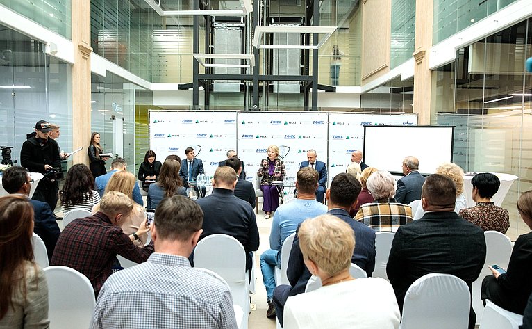Лилия Гумерова приняла участие в церемонии открытия Центра поддержки технологий и инноваций (ЦПТИ)