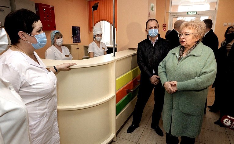 Оксана Хлякина осмотрела детскую поликлинику Грязинской Центральной районной больницы