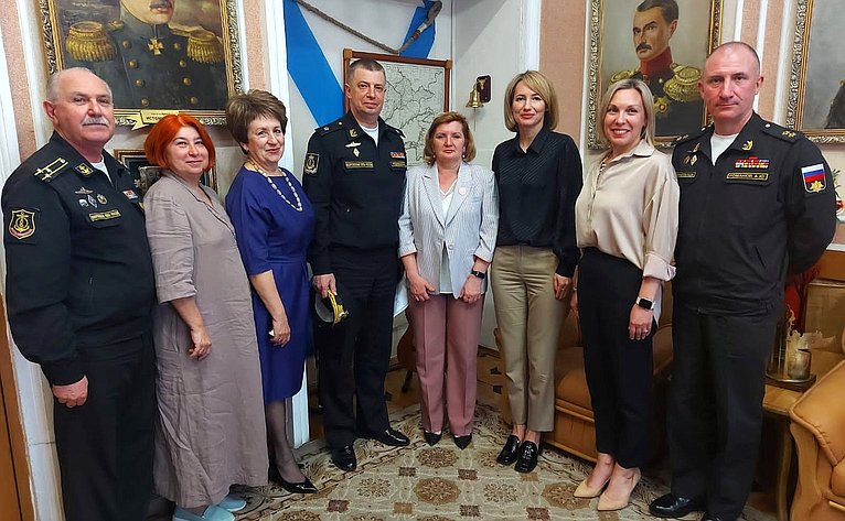 Сенаторы выступили на образовательной конференции для жён военнослужащих «Черноморская звезда»