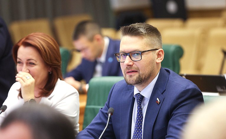 Заседание Комитета Совета Федерации по конституционному законодательству и государственному строительству