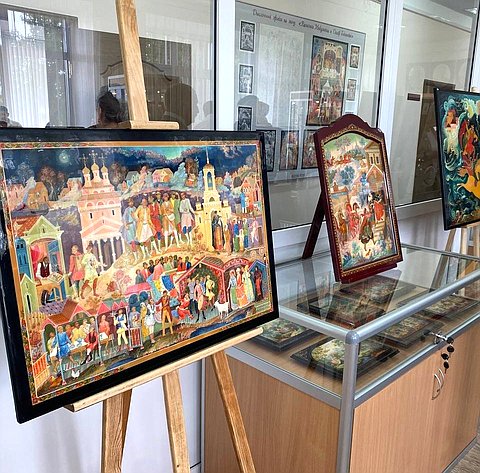 В поселке Мстёра Владимирской области состоялось выездное заседание Временной комиссии СФ по сохранению и развитию народных художественных промыслов в Российской Федерации