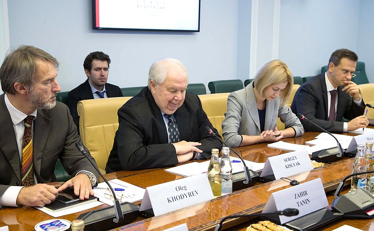 Встреча С. Кисляка с главой Миссии ООН по делам временной администрации в Косово (МООНК) Захиром Танином