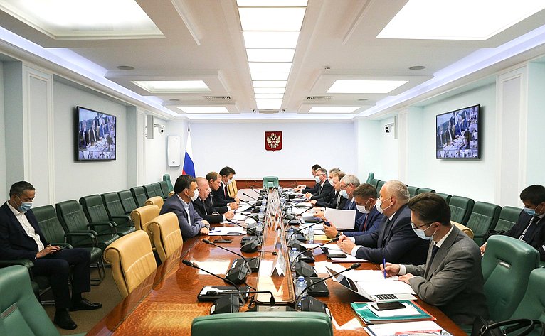 Парламентские слушания на тему «О реализации долгосрочной программы развития открытого акционерного общества «Российские железные дороги» до 2025 года»