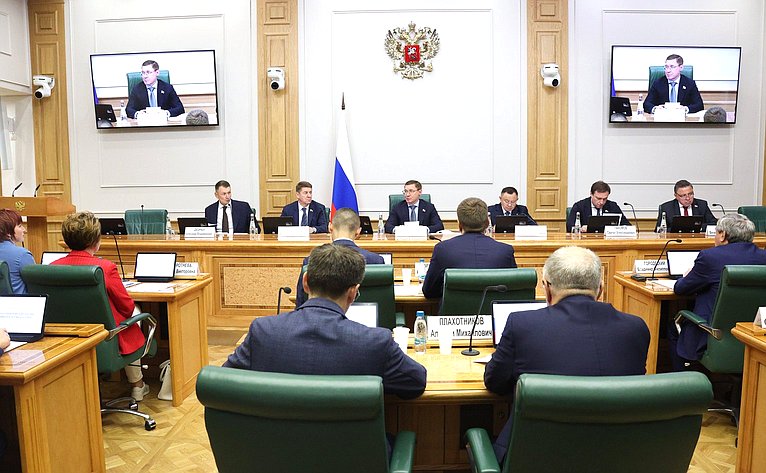 Парламентские слушания на тему «Вопросы управления комплексами индивидуальных жилых домов»