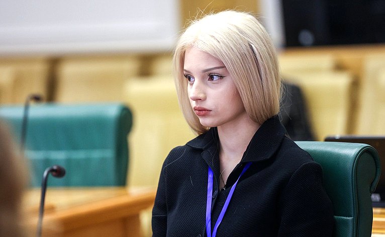 Встреча заместителя Председателя Совета Федерации Константина Косачева с участниками Школы молодого международника РАНХиГС