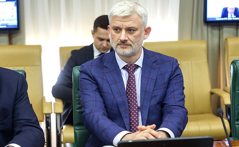Заседание Совета по развитию транспортного комплекса в субъектах РФ при Совете Федерации